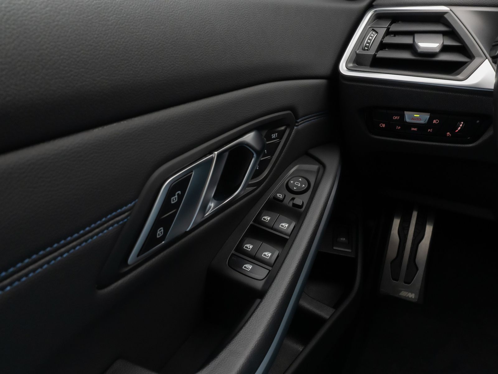 Fahrzeugabbildung BMW 318d M Sport DAB HUD CockPitPro Lordos PDC Leder