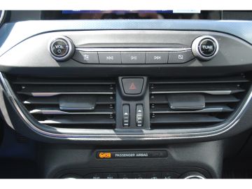 Fahrzeugabbildung Ford Focus 2.0 Active+ PANORAMASCHIEBEDACH+ AHK+ NAVI