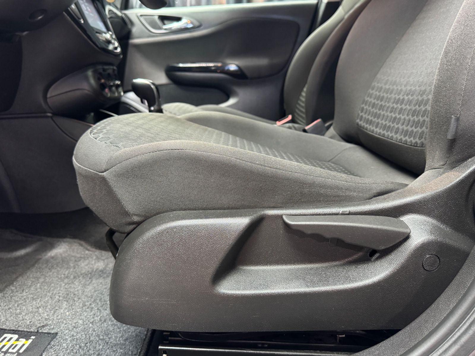 Fahrzeugabbildung Opel Corsa E Active ecoFlex|AUTOMATIK|NAV|TÜV 07/26|
