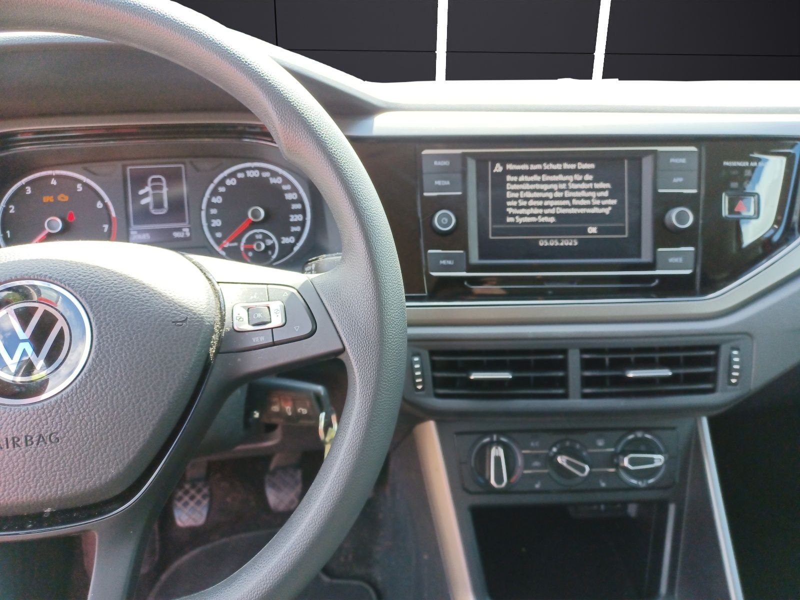Fahrzeugabbildung Volkswagen Polo Comfortline Climatronic PDC SH App Connect