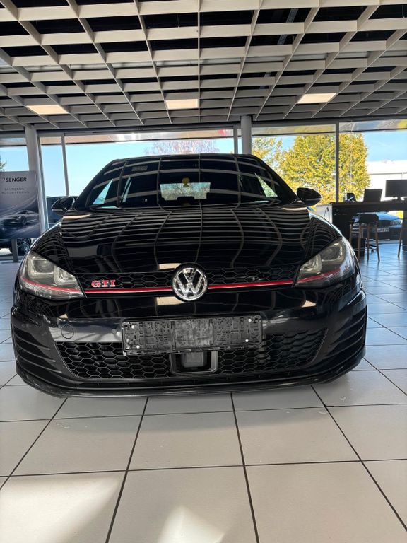 Image of Volkswagen Golf