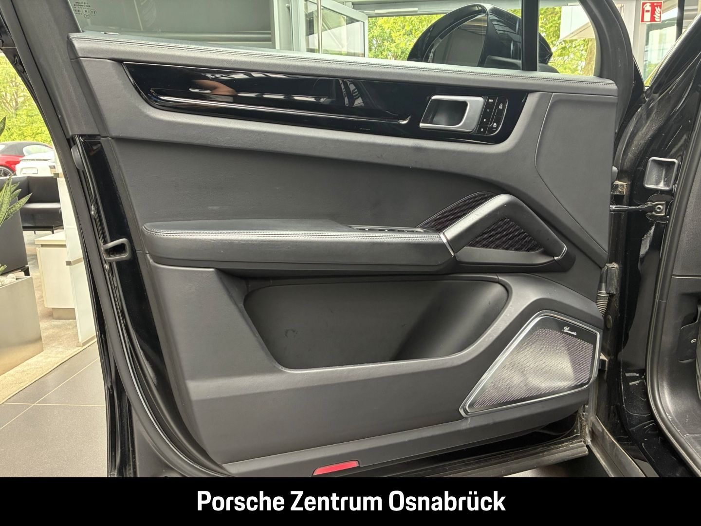Porsche Cayenne E-Hybrid Pano AHK Luft 18-Wege Burmester foto 4