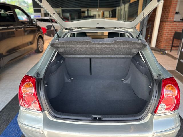 Toyota Avensis  1.8 Liftback