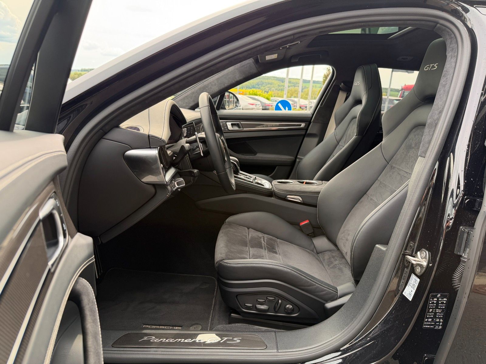 Fahrzeugabbildung Porsche Panamera Sport Turismo GTS CARBON/BOSE/STDH/21"