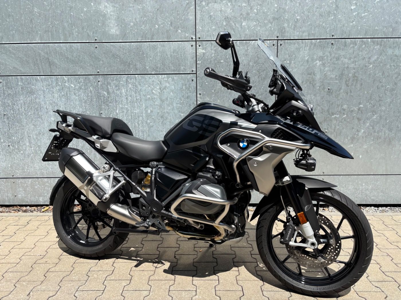 Fahrzeugabbildung BMW R 1250 GS Triple Black Öl inlcusive