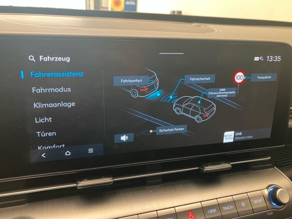 Fahrzeugabbildung Hyundai Kona Trend Elektro 2WD LM KlimaA Virtual WPumpe