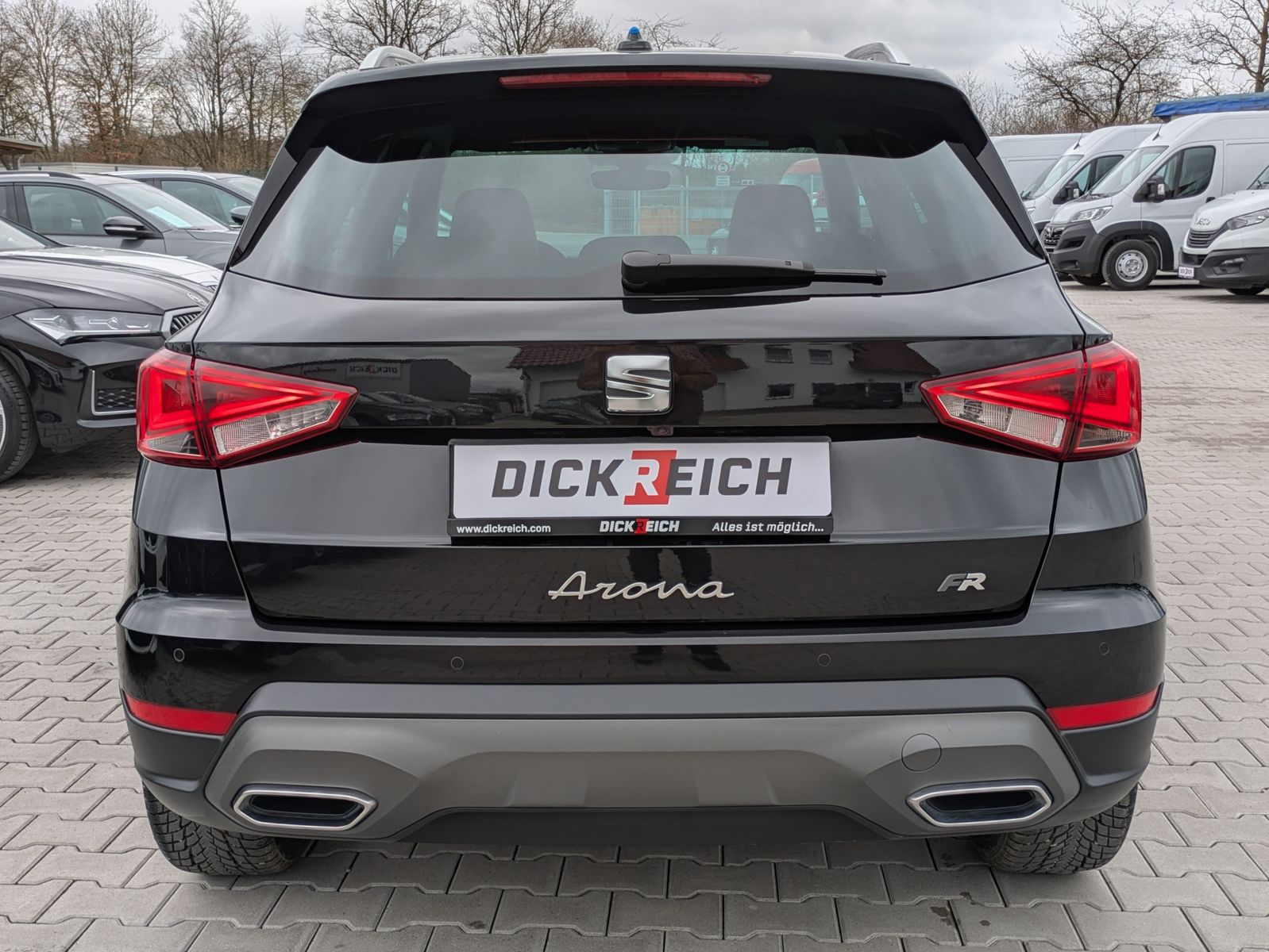 Fahrzeugabbildung SEAT Arona 1.5 TSI FR DSG AHK*ACC*LED*APP*DAB*KAMERA