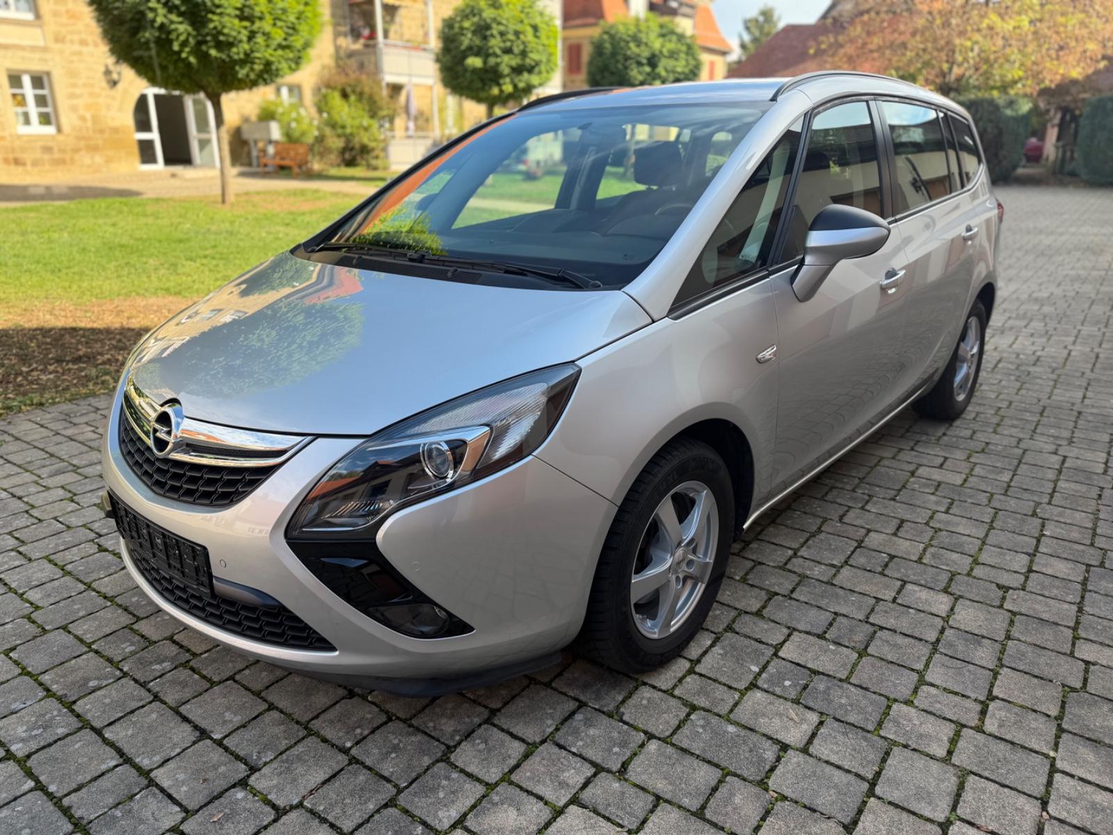 Opel Zafira C Tourer Edition / 2.Hand / FlexFix / SHZ