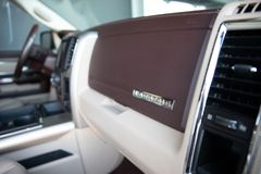 DODGE RAM 1500 5.7l V8 Laramie CrewCab - Unfallfrei