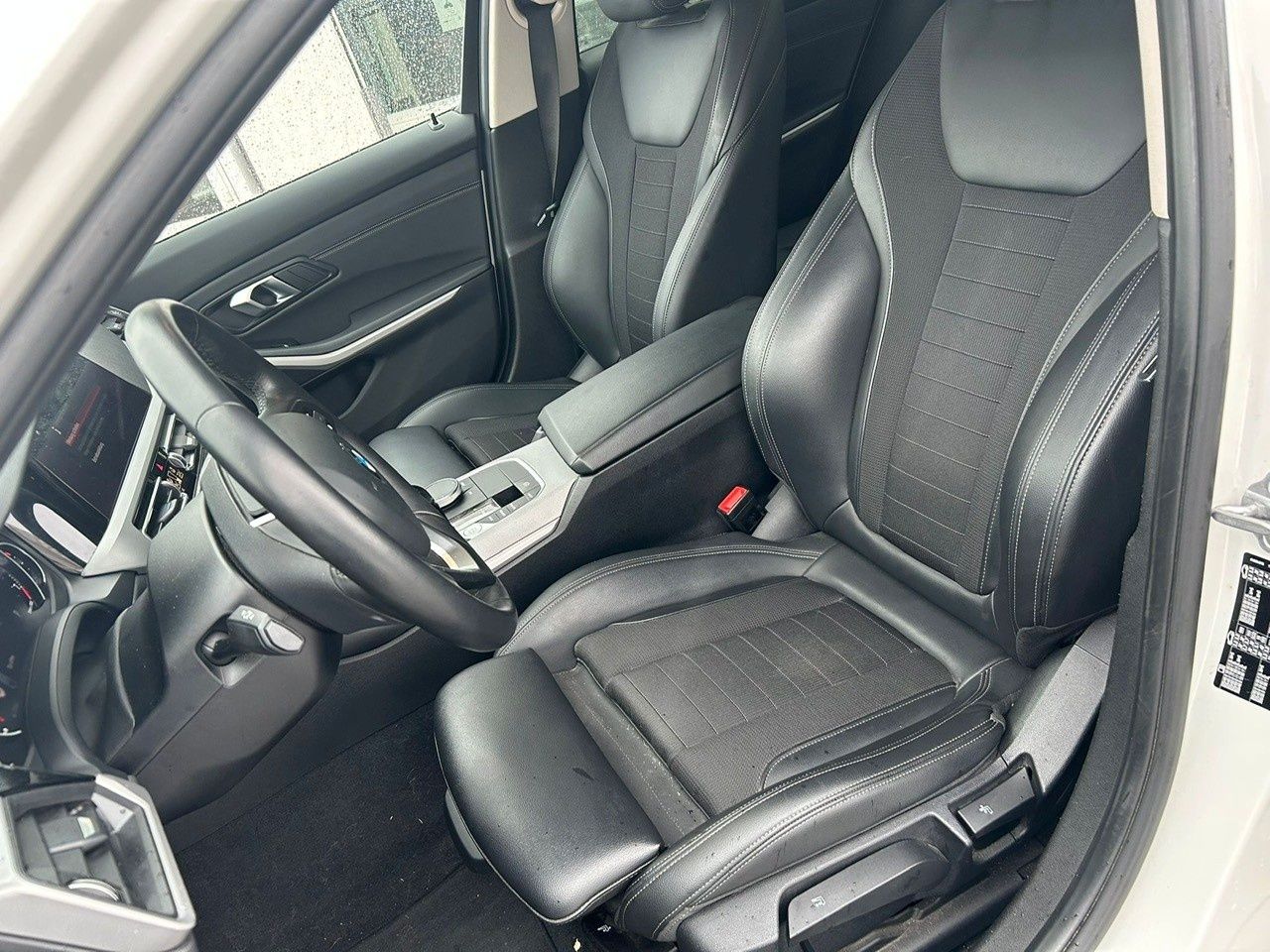 Fahrzeugabbildung BMW 320iA Advantage +Komfortzugang+DrivingAssist.+LM