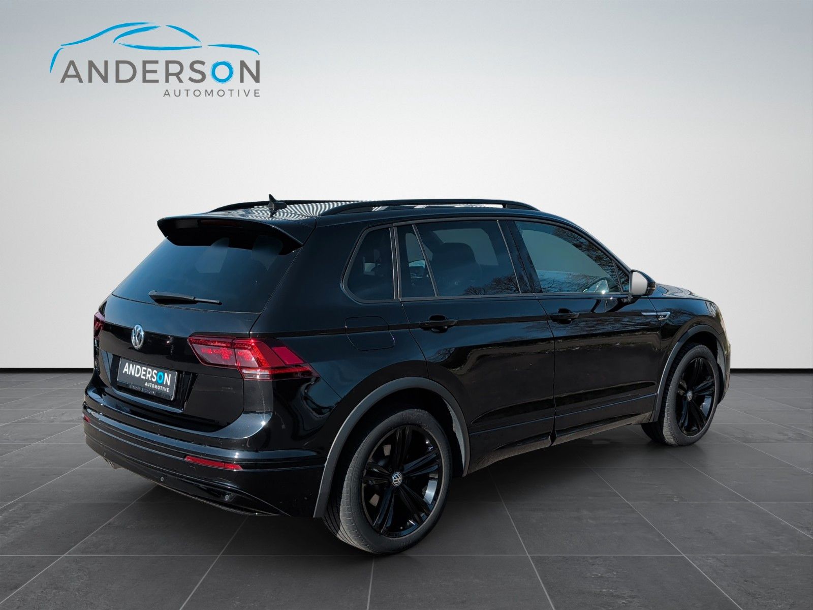 Fahrzeugabbildung Volkswagen TIGUAN 2.0 TDI R-LINE BLACKSTYLE HUD 19" AHK KAM