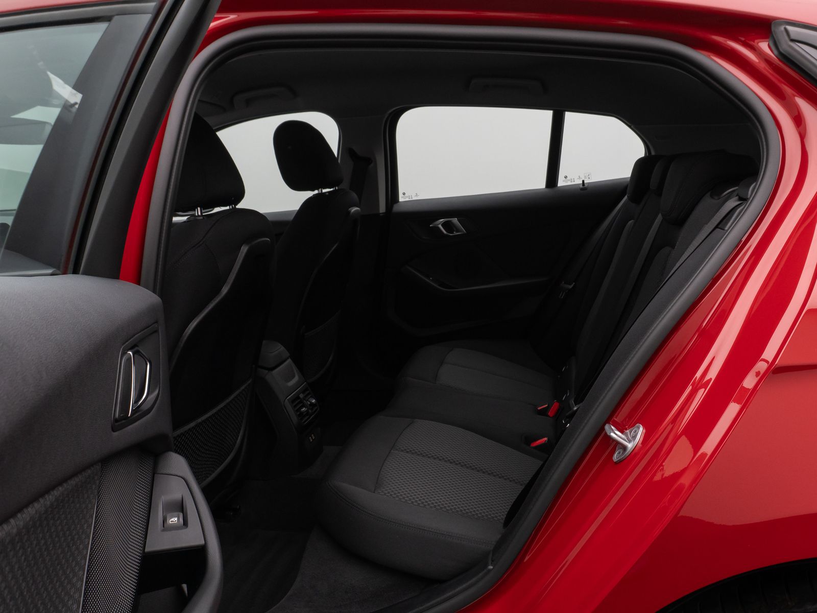 Fahrzeugabbildung BMW 118i GeschwindigReg Kamera DAB FernlichtAss LED