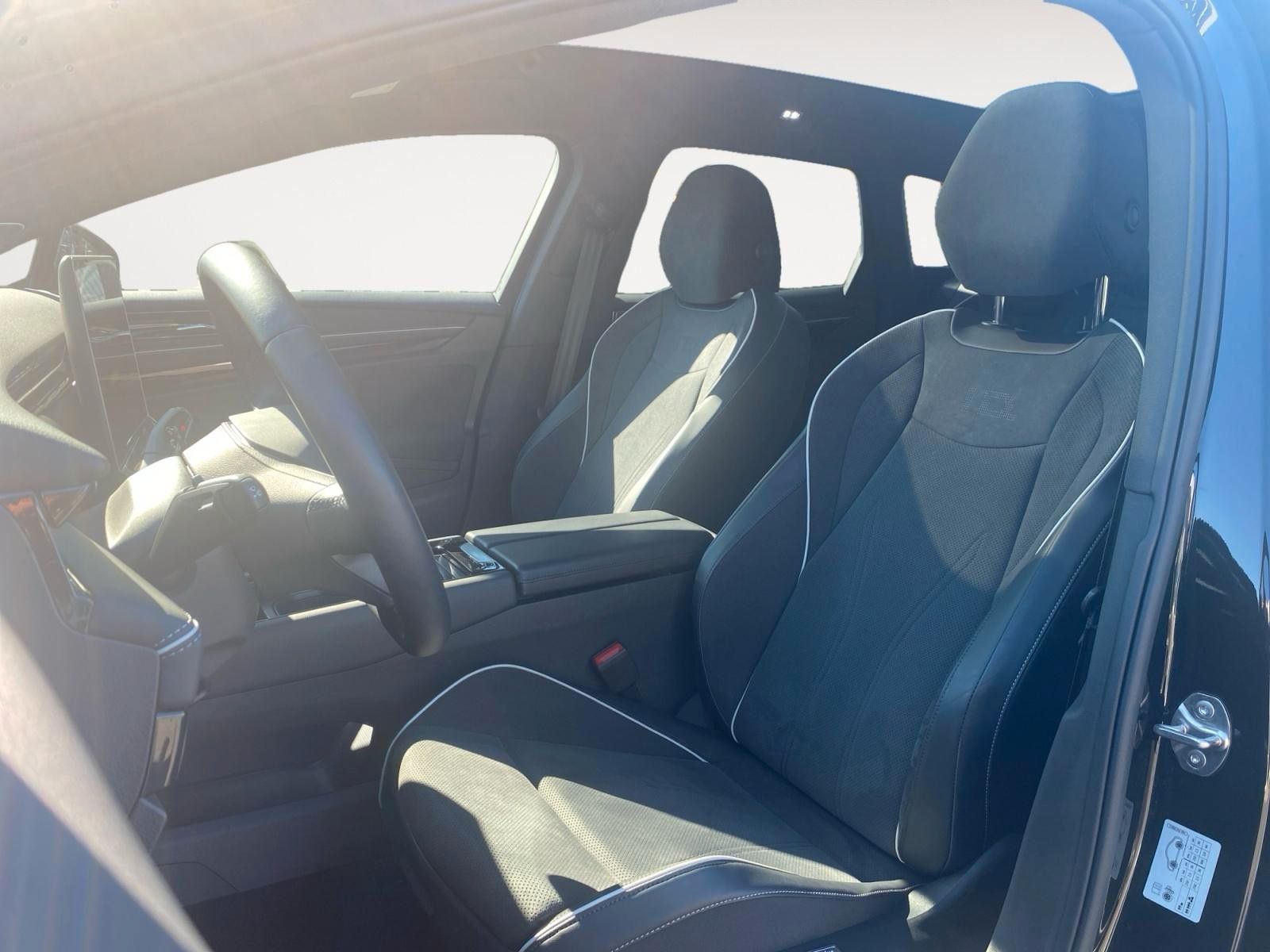 Fahrzeugabbildung Volkswagen ID.7 Tourer Pro S AHZV Harman/Kardon
