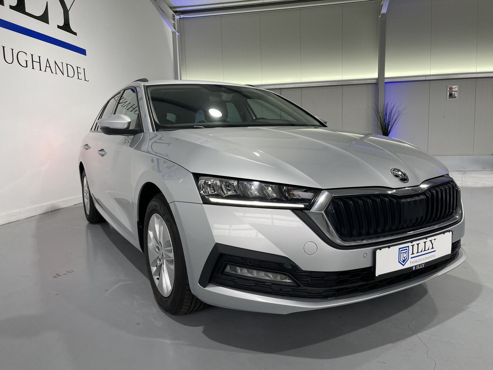 Fahrzeugabbildung SKODA Octavia Ambition 2.0 TDI*LED*AHK*Navi*Cam*