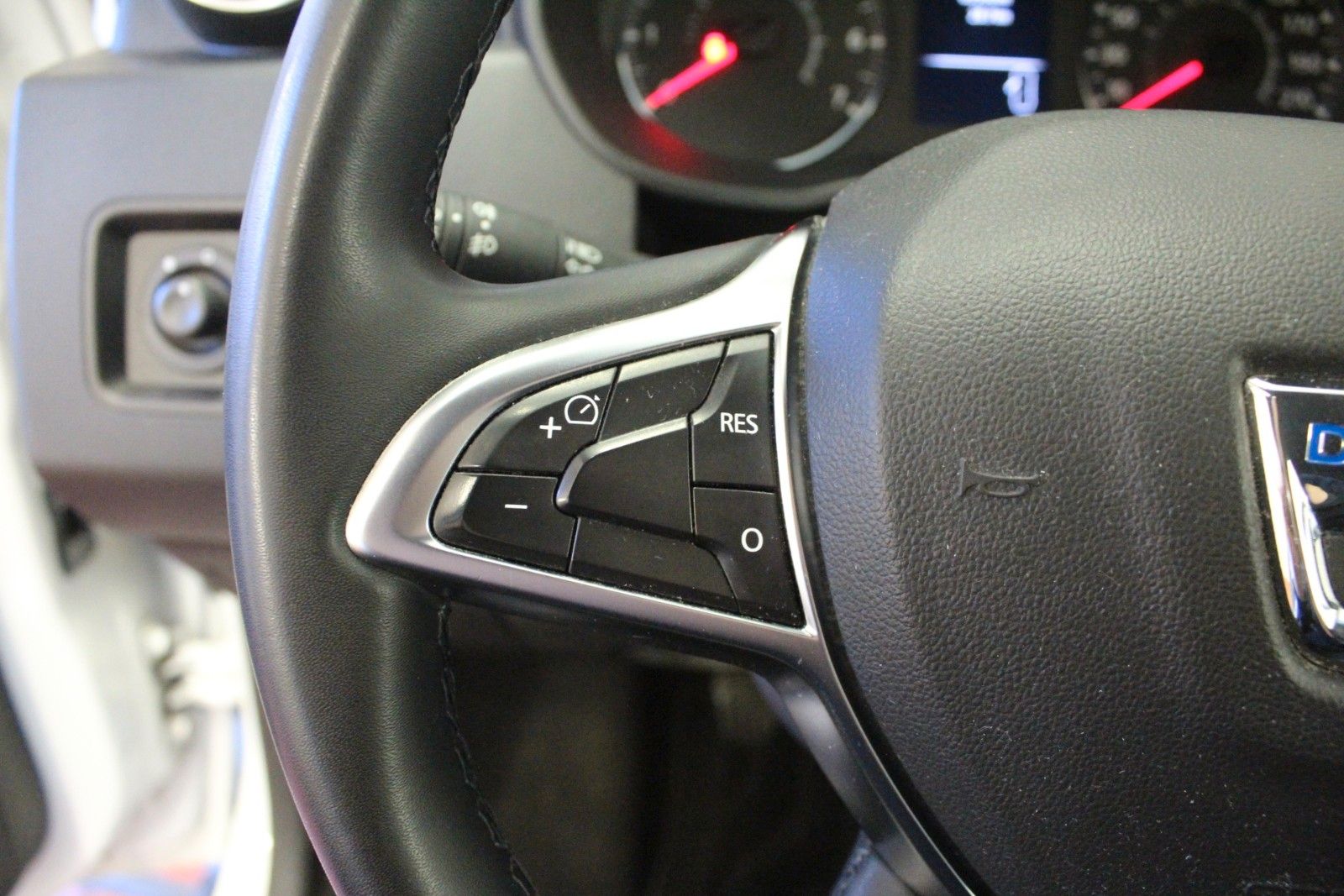 Fahrzeugabbildung Dacia Duster Sce 115 Prestige *Navigation *