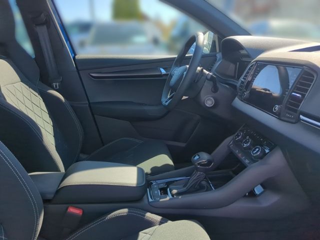 Fahrzeugabbildung SKODA Karoq 1.5 TSI DSG Sportline AHK NAVI LED MATRIX