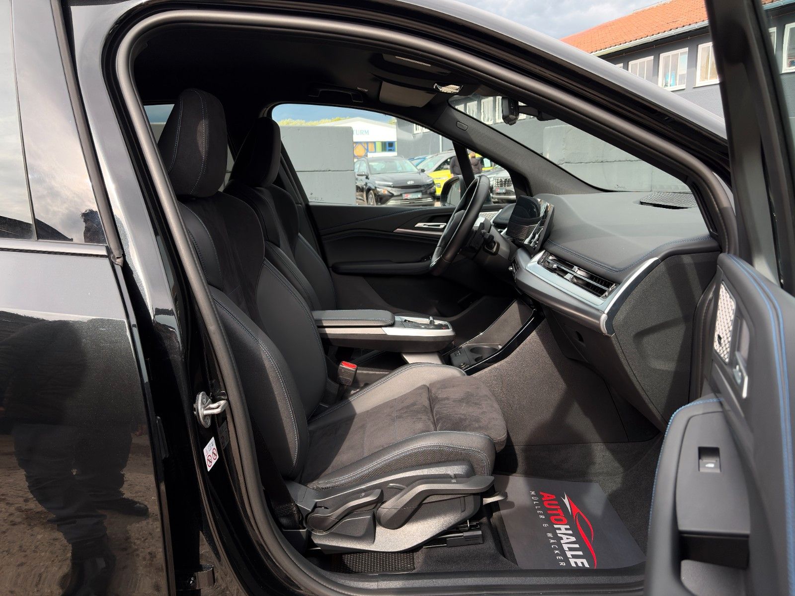 Fahrzeugabbildung BMW 218i Active Tourer M Sport Alcan. Massage CAM