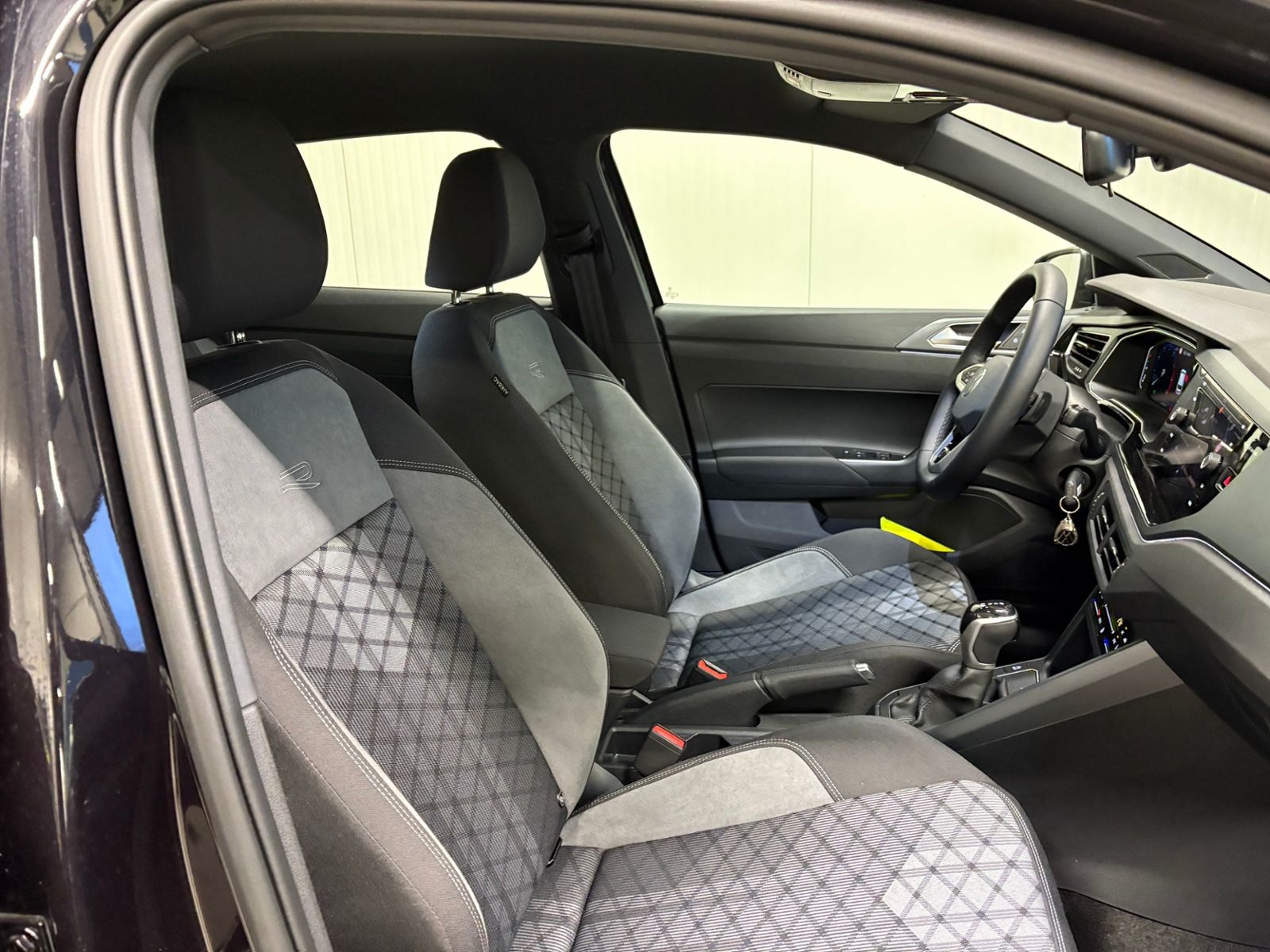 Polo R-Line 1.0 TSI DSG LED NAVI ACC SHZ