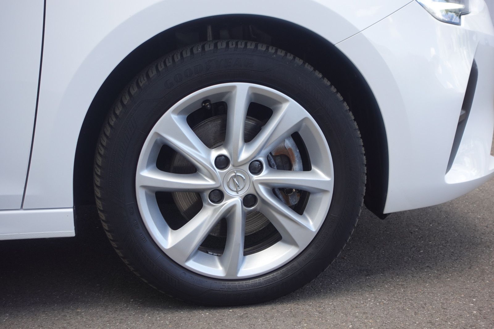 Fahrzeugabbildung Opel Corsa 1.2T Elegance Automatik Navi,Kamera,PDC,SH