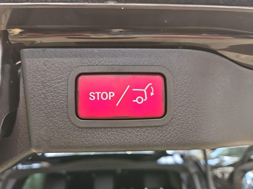 Fahrzeugabbildung Mercedes-Benz V 300 AVG extralang 8 Sitze STHZ AR ele.ST DISTR