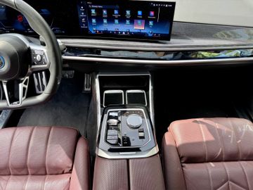 BMW 750 - 8