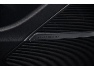 Audi Q8 - 11