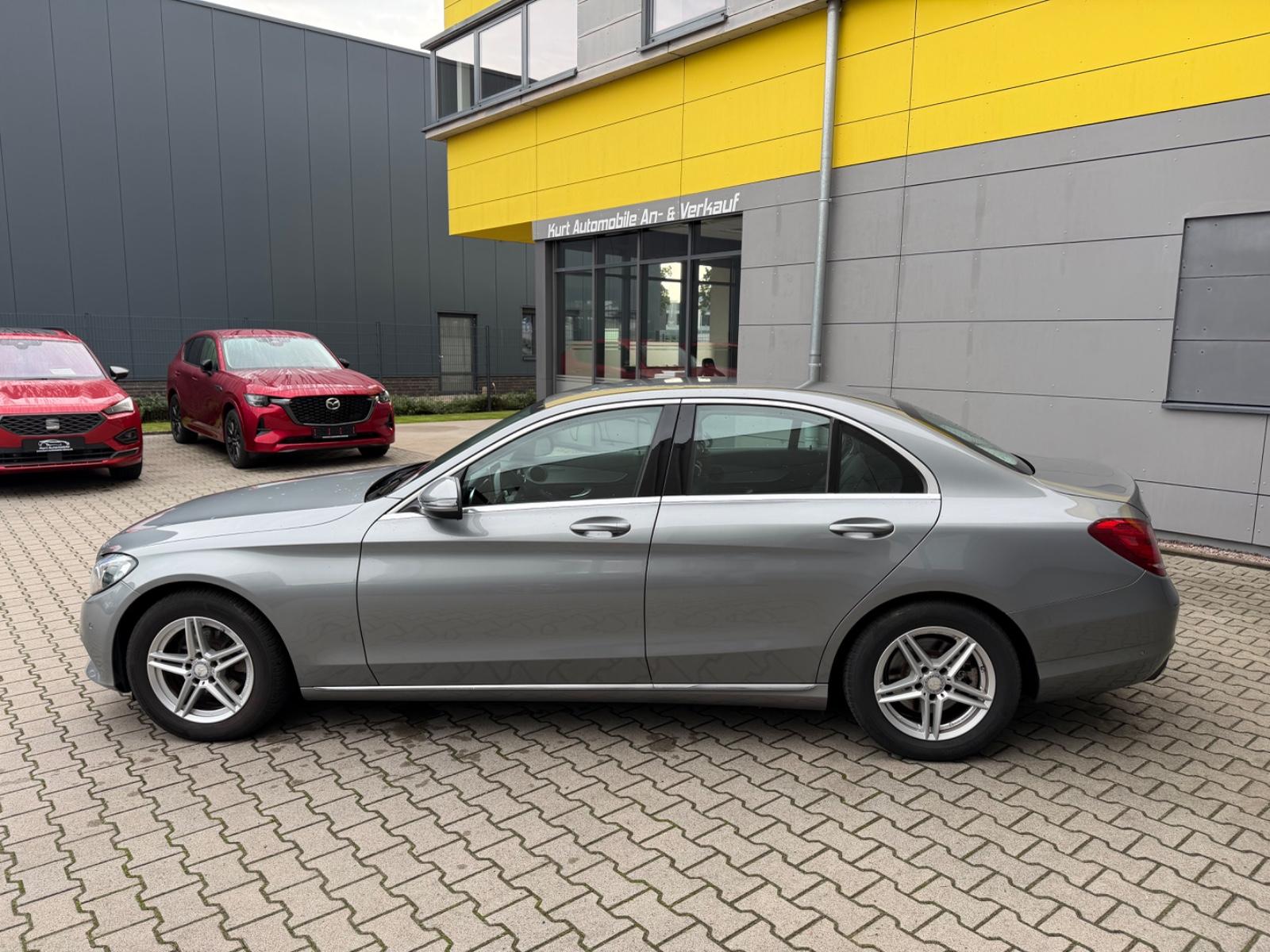 Mercedes-Benz C 180 CGI/LIMOUSINE/AHK/LEDER/SHZ/AUTOMATIK