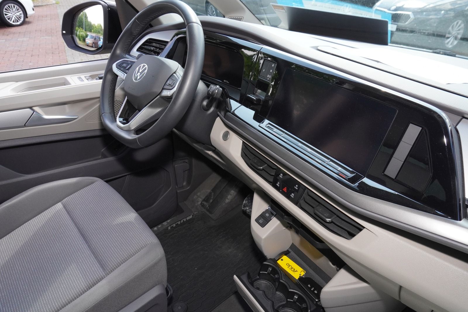 Fahrzeugabbildung Volkswagen T7 Multivan 1.4 TSI eHybrid Alu Navi Klima IQ.Li
