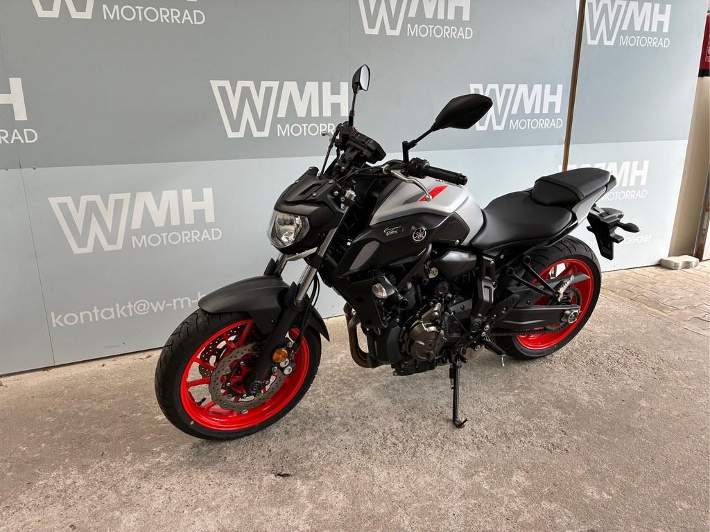 Yamaha MT07 tiefergelegt 