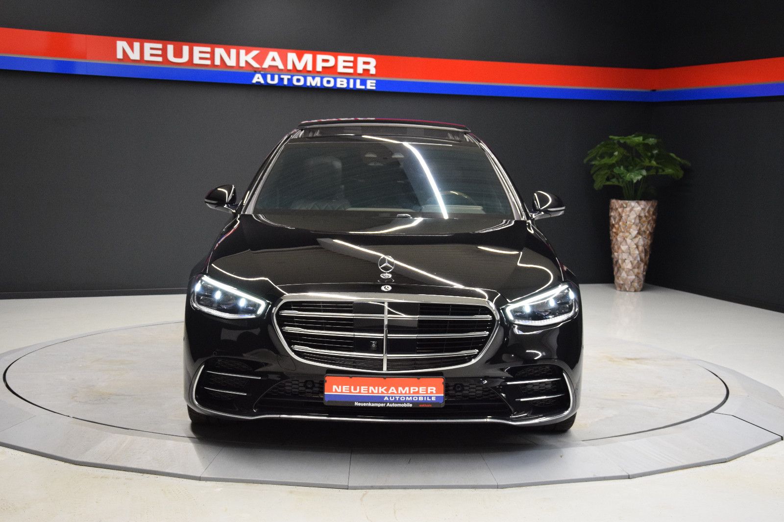 Fahrzeugabbildung Mercedes-Benz S 400 d 4Matic Lang AMG Pano TV Burmester HeadUp
