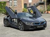 BMW i8 Coupe Pure Impulse *HEAD-UP*20 W-SPEICHEN*KAM - BMW i8: Pure Impulse