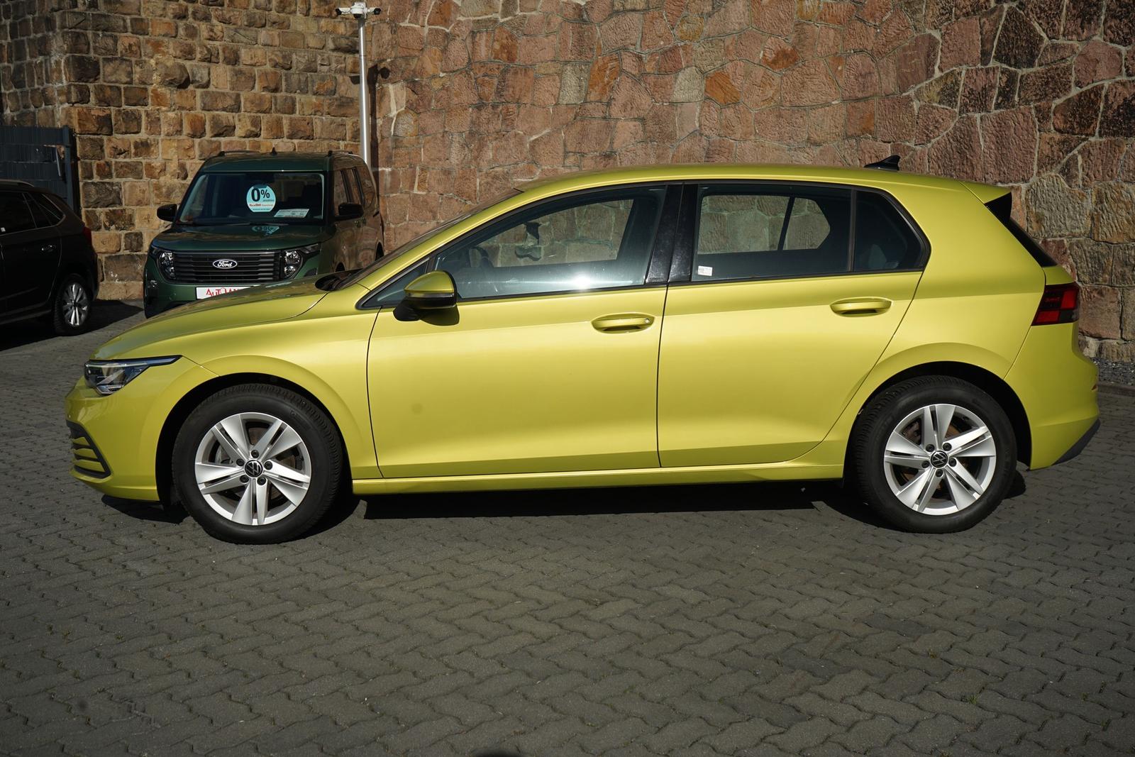 Volkswagen Golf VIII 1.0 eTSI Life LED Navi Sitzheizung ACC, миниатюра 3