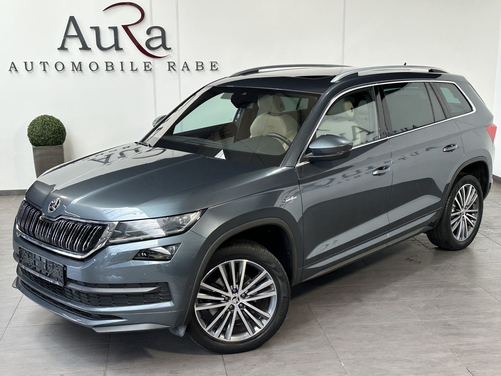 Fahrzeugabbildung SKODA Kodiaq 2.0 TDI DSG L&K 7-Sitzer NAV+LED+AHK+PANO
