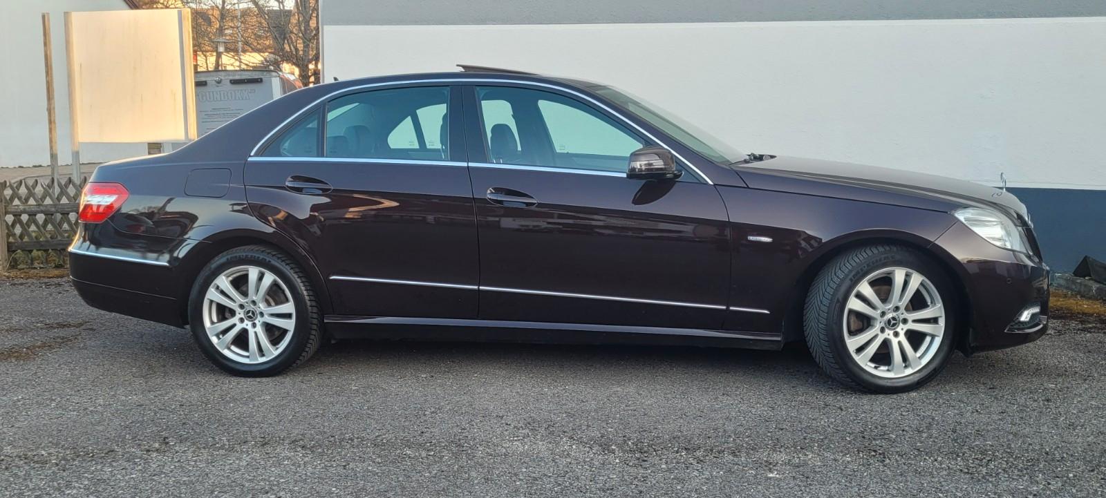 Mercedes-Benz E 220 CDI  Limo. Avantgarde Schiebedach,AHK,Navi