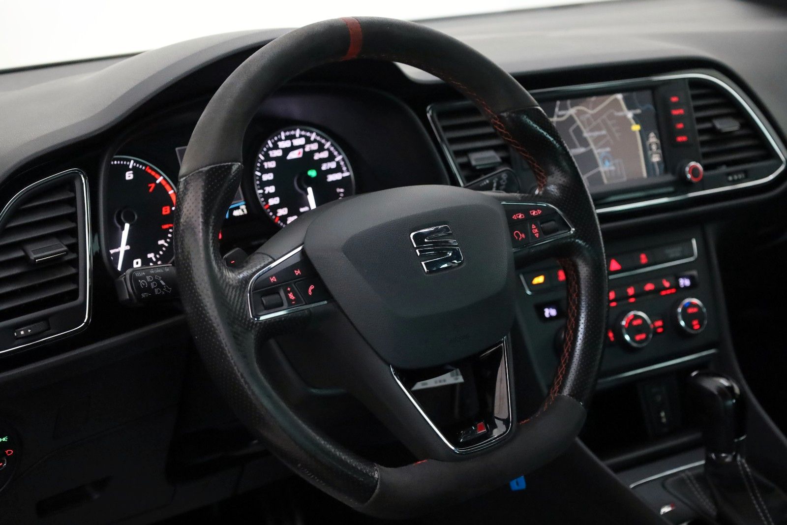 Fahrzeugabbildung SEAT Leon Cupra 265 T.Leder,Navi,LED,Kamera,Apple Car