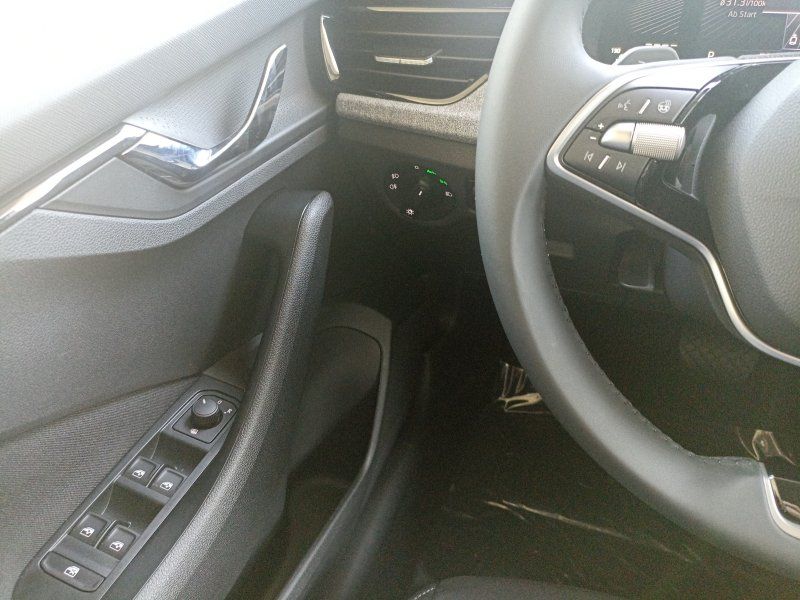 Fahrzeugabbildung SKODA Kamiq 1.0 TSI DSG Selection