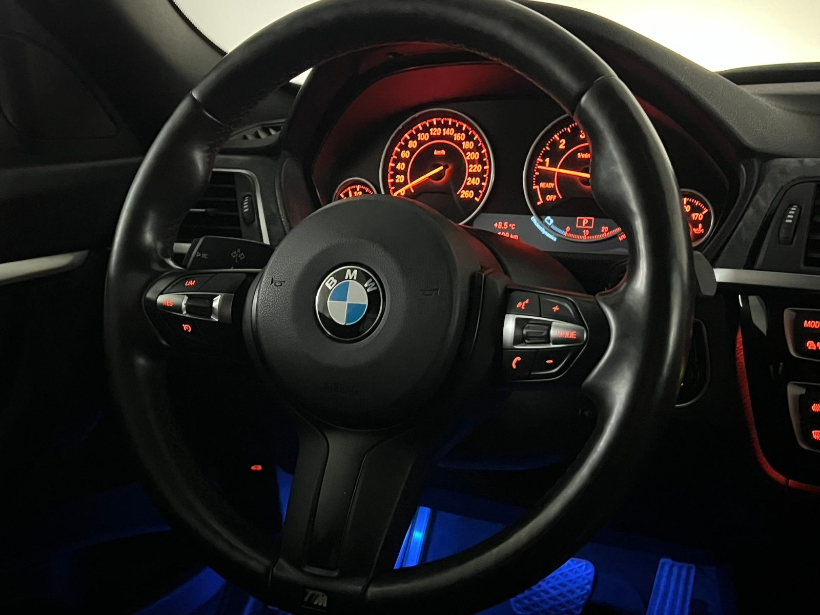 Fahrzeugabbildung BMW 330 i xDrive GT M SPORT/LED/NAVI PROF/AHK/DE FZG