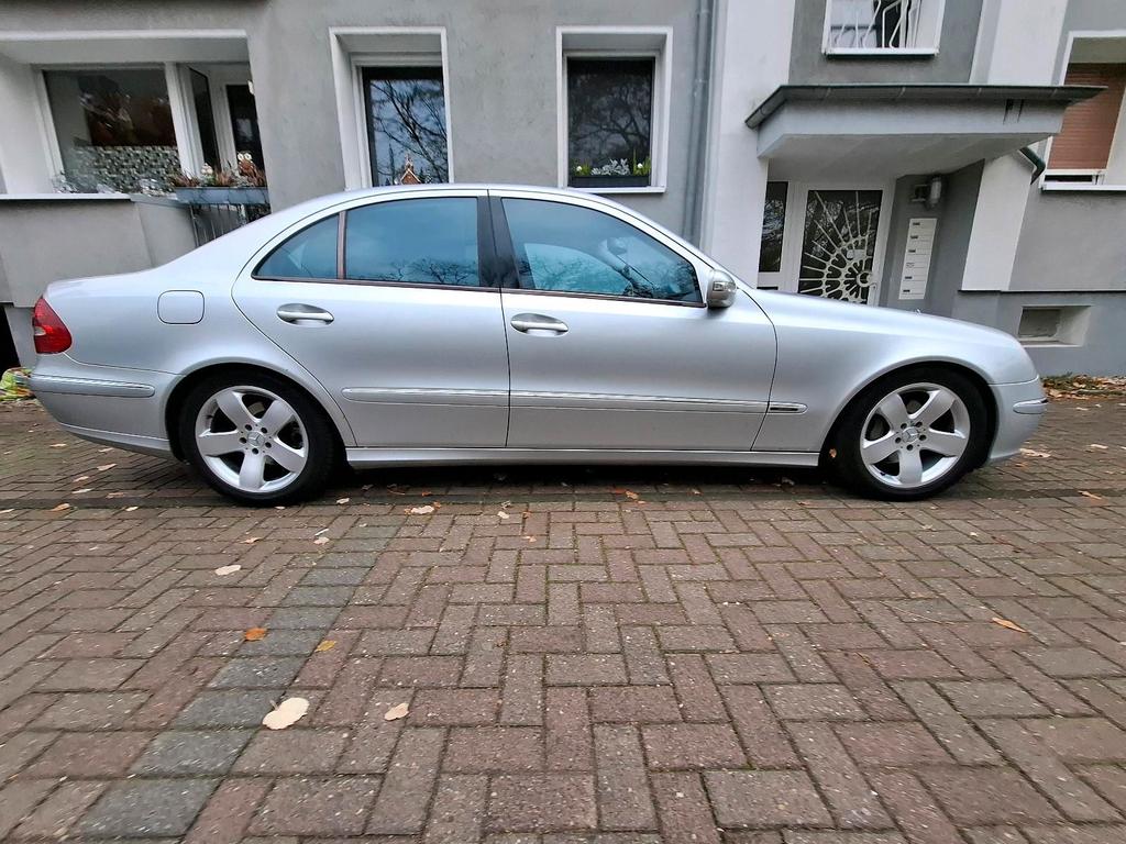 Mercedes-Benz E 320