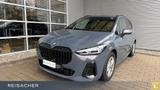 BMW 220i ActiveTourer M-Sport Navi Pano AHK ACC 360° - BMW 220 Active Tourer aus 2024