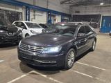 Volkswagen Phaeton V8 5-Sitzer 4Motion - Volkswagen Phaeton: Leder, mit Navigationssystem