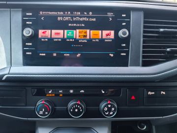 Volkswagen T6.1 Transporter DSG*DAB*Navi*SHZ*PDC*6-Sitzer*