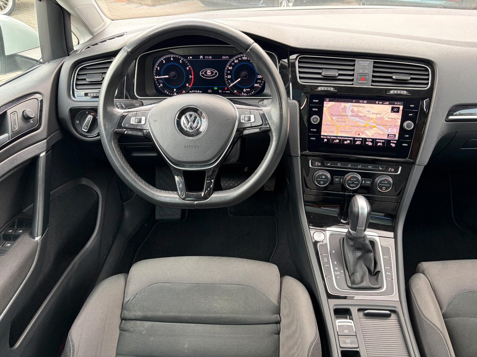 Volkswagen Golf VII Var Highline R Line*Pano*Kamera*ACC