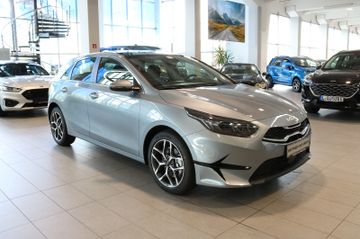 Fahrzeugabbildung Kia Ceed 1,5 T-GDI DCT Automatik   Panorama/Kamera