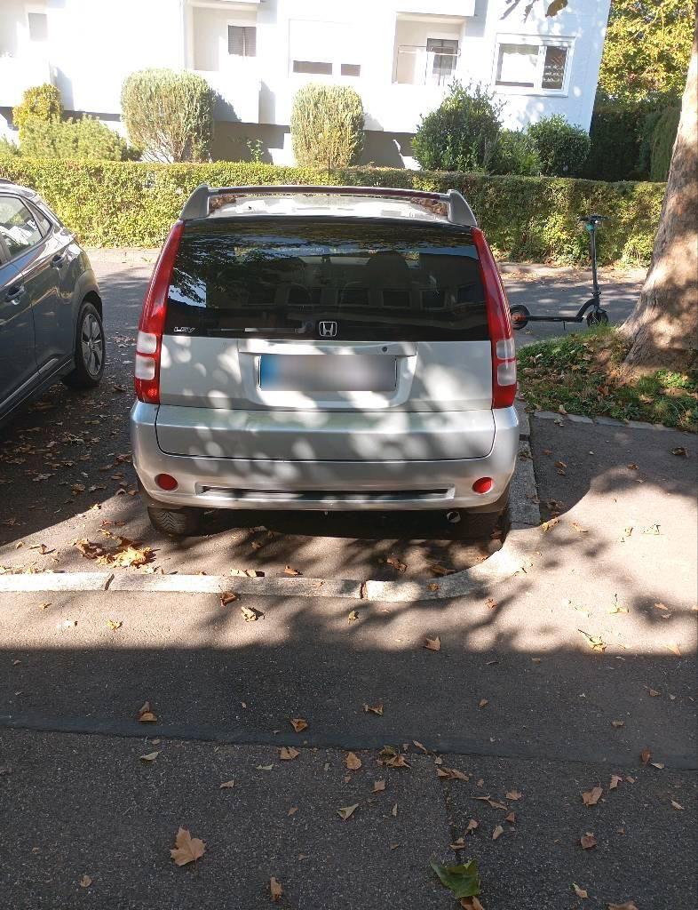 Honda HR-V 2004 — rear view