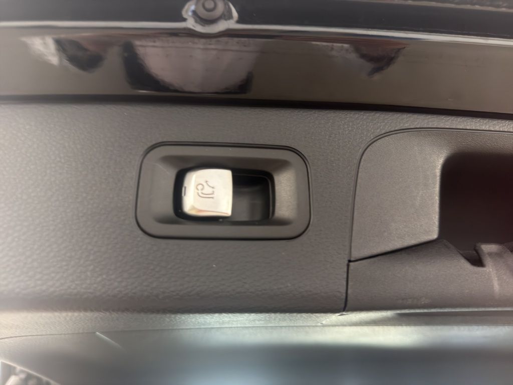 Fahrzeugabbildung Mercedes-Benz GLC 200 4MATIC Anhängevorrichtung*LED*Kamera