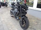 Yamaha MT10 mit Zubehör - YAMAHA MT 10