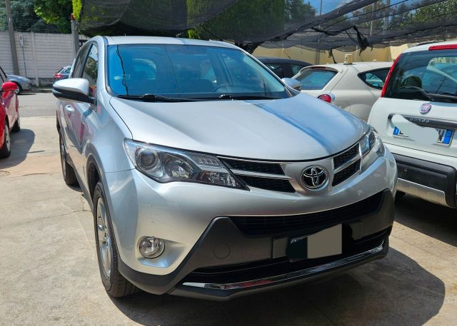 Toyota RAV 4 RAV4 2.0 D-4D 2WD Style White Ed.