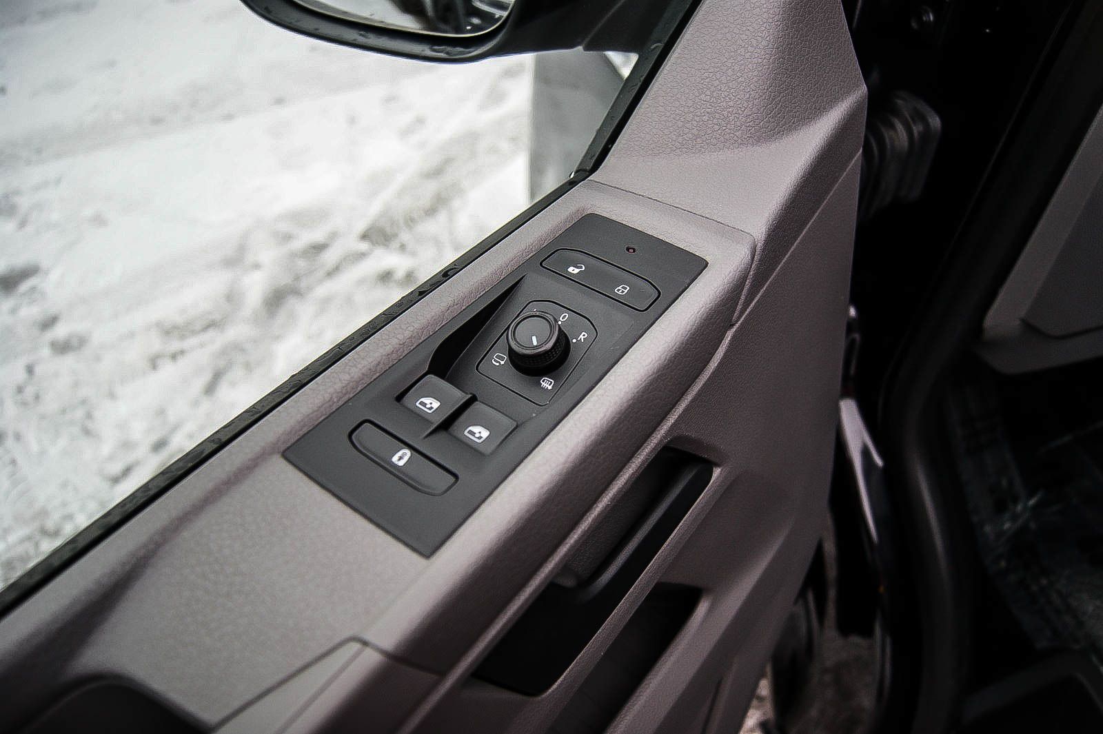 Fahrzeugabbildung Volkswagen T6.1 Caravelle/Multivan lang 2.0TDI DSG NAVI LED