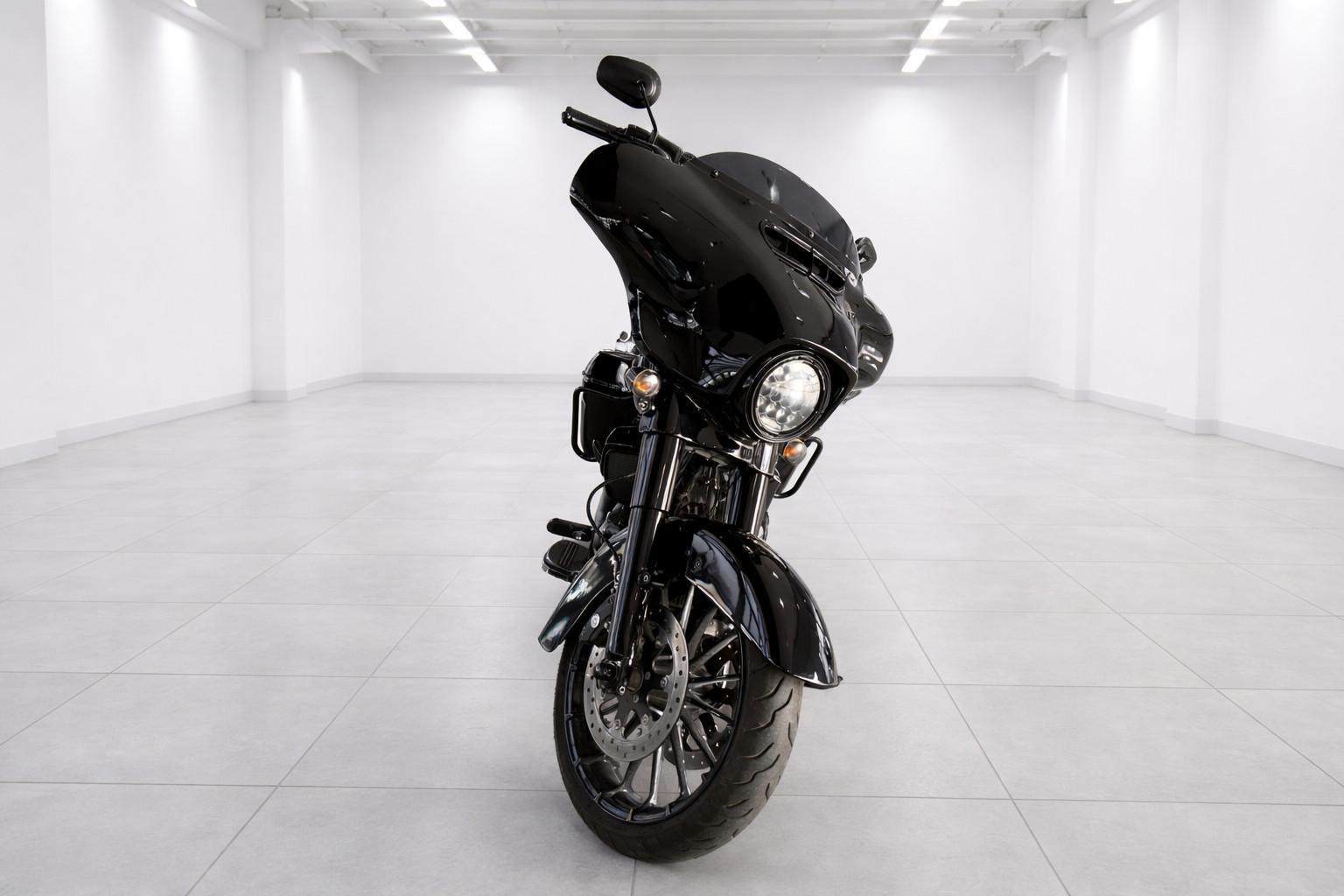 Harley-Davidson Street glide 114 APE