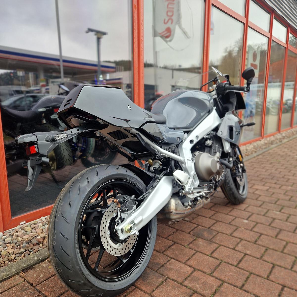 Yamaha XSR900 GP MY 2025 - Power Grey
